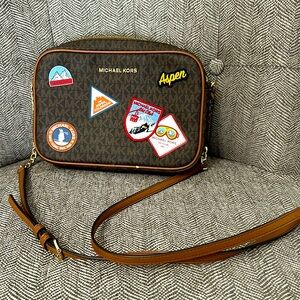 Michael Kors large jet set aspen purse, brown with gold hardware